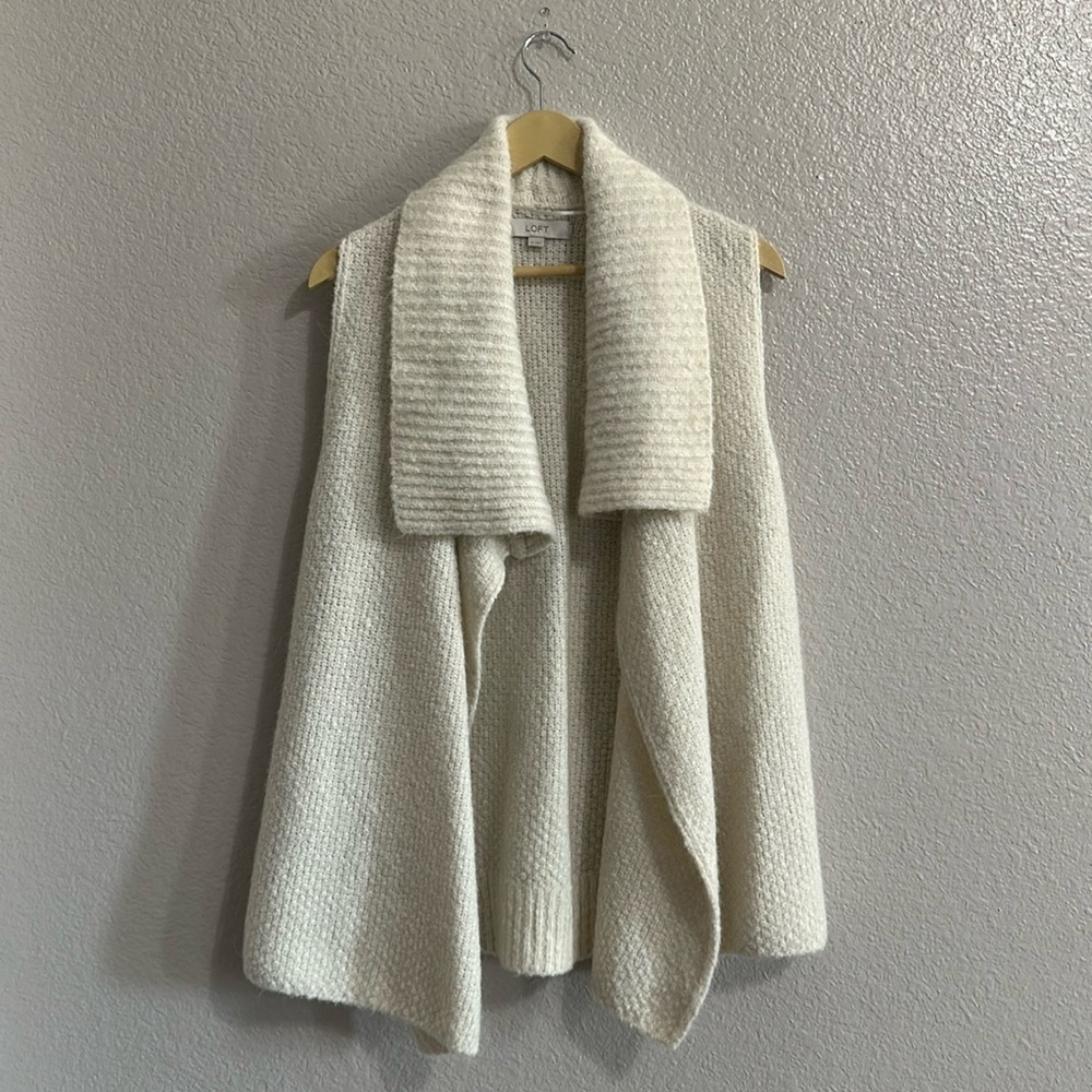 LOFT Women’s Cream Cardigan Sweater Vest Size M
